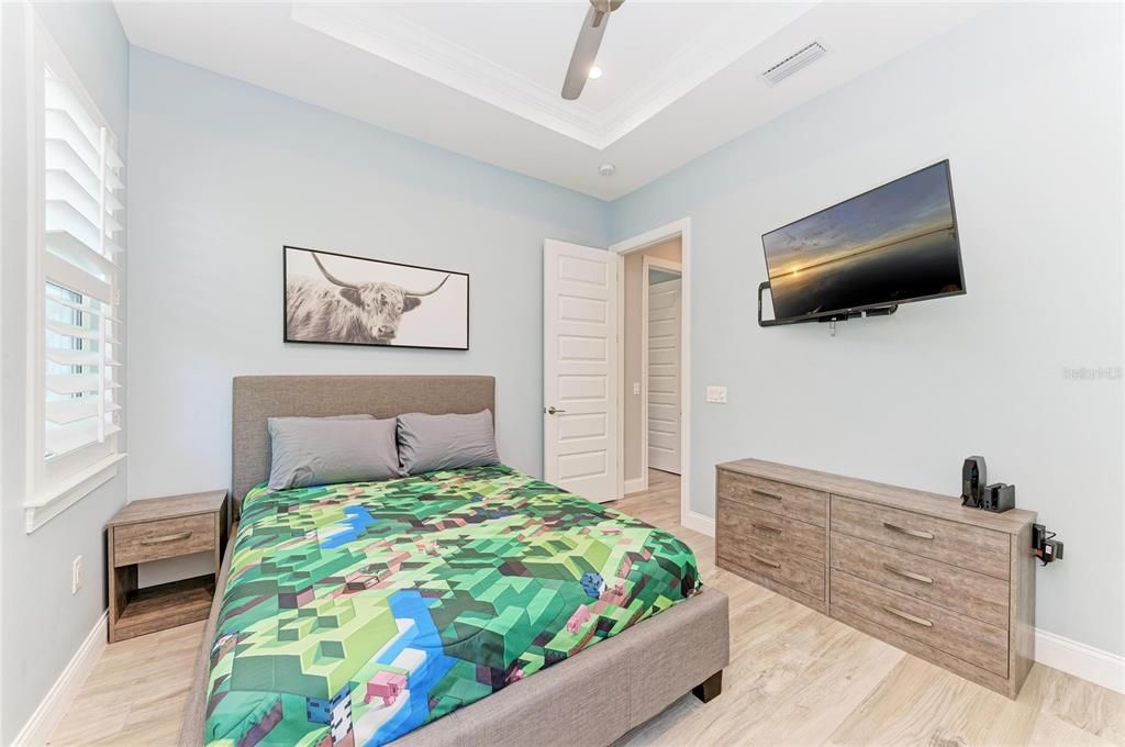 For Sale: $1,399,000 (4 beds, 4 baths, 2513 Square Feet)