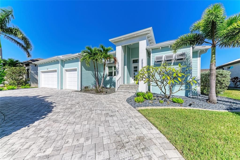 For Sale: $1,399,000 (4 beds, 4 baths, 2513 Square Feet)