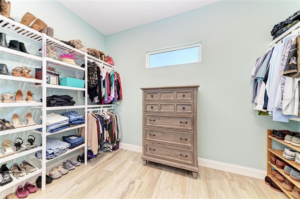 For Sale: $1,399,000 (4 beds, 4 baths, 2513 Square Feet)