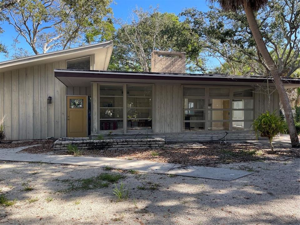 Под контрактом: $1,150,000 (3 спален, 3 ванн, 1510 Квадратных фут)