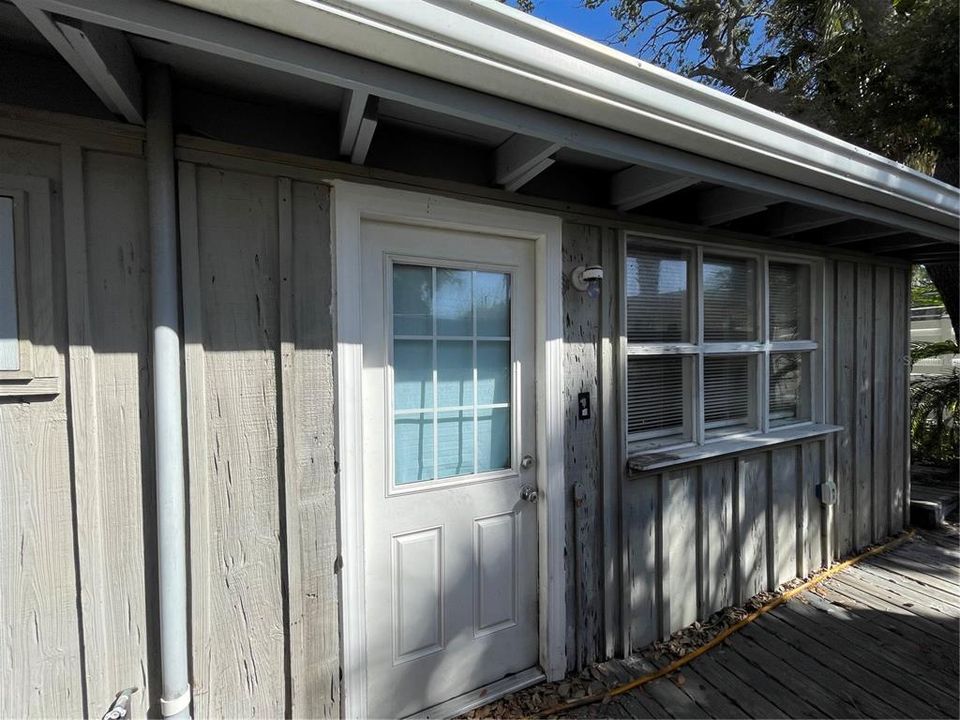 Под контрактом: $1,150,000 (3 спален, 3 ванн, 1510 Квадратных фут)