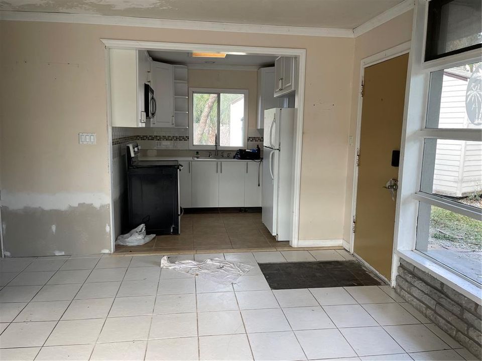 Под контрактом: $1,150,000 (3 спален, 3 ванн, 1510 Квадратных фут)