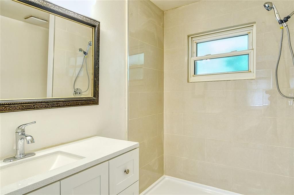 待售: $480,000 (2 贝兹, 2 浴室, 1232 平方英尺)