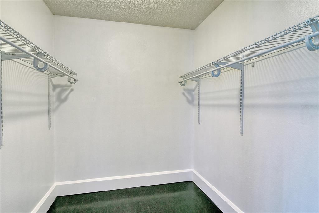 待售: $480,000 (2 贝兹, 2 浴室, 1232 平方英尺)