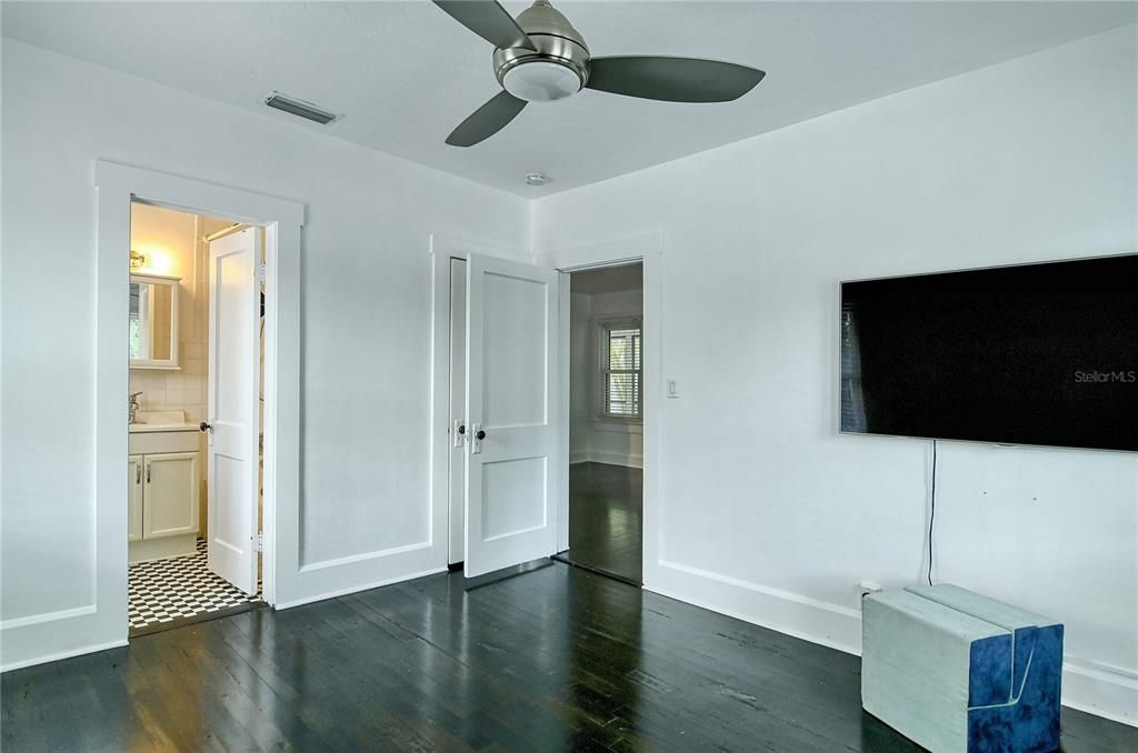 待售: $480,000 (2 贝兹, 2 浴室, 1232 平方英尺)