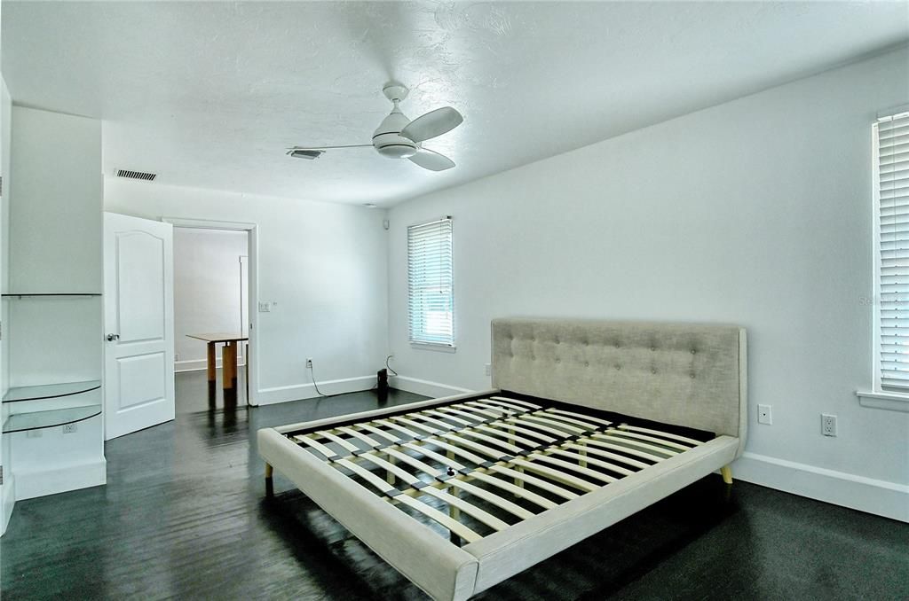 待售: $480,000 (2 贝兹, 2 浴室, 1232 平方英尺)