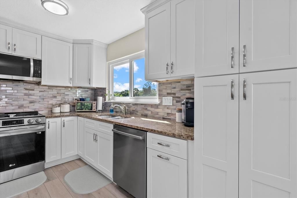 Active With Contract: $279,000 (3 beds, 2 baths, 1320 Square Feet)