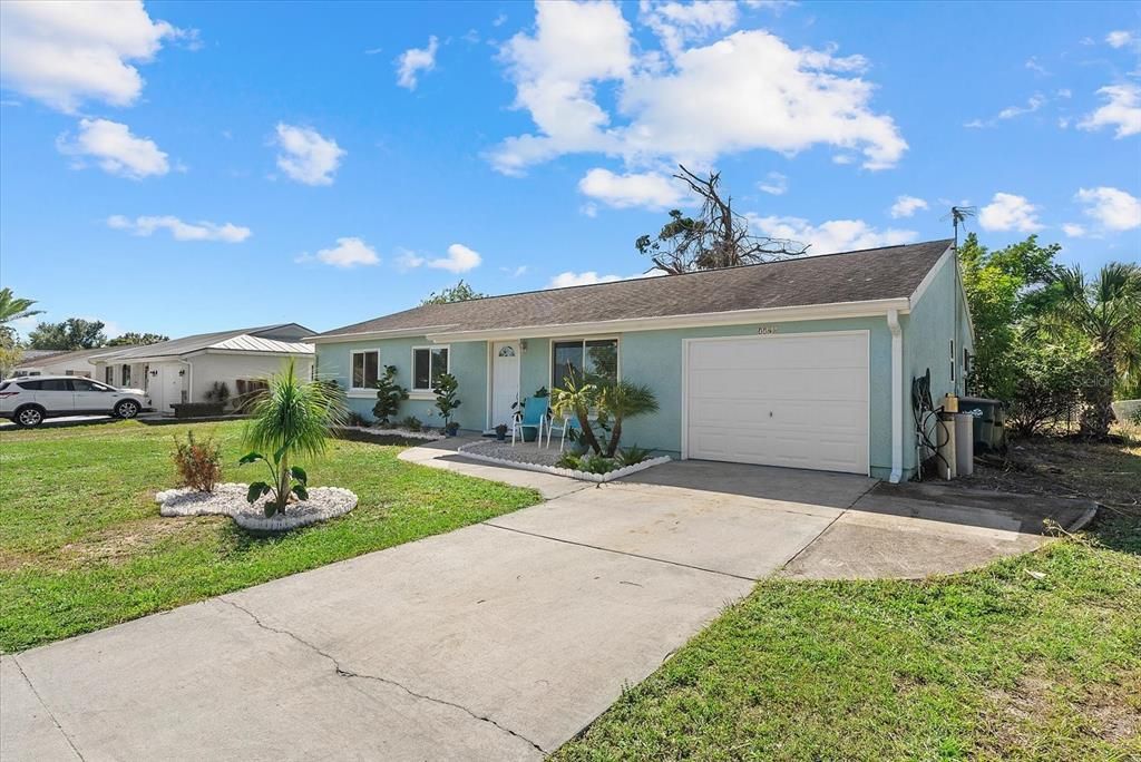 Active With Contract: $279,000 (3 beds, 2 baths, 1320 Square Feet)