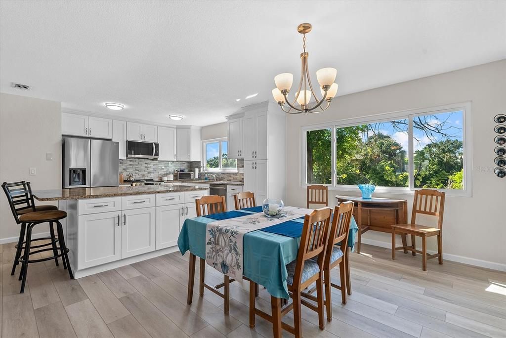 Active With Contract: $279,000 (3 beds, 2 baths, 1320 Square Feet)