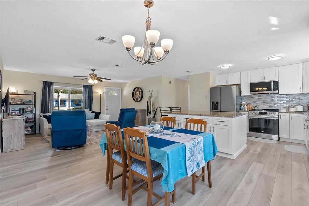 Active With Contract: $279,000 (3 beds, 2 baths, 1320 Square Feet)