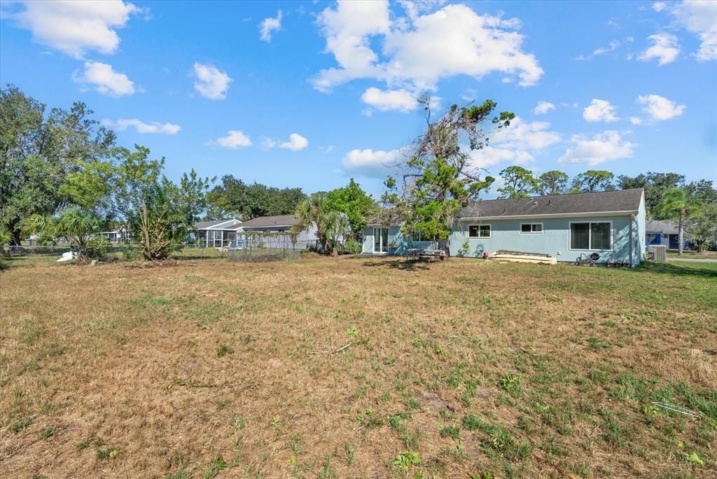 Active With Contract: $279,000 (3 beds, 2 baths, 1320 Square Feet)