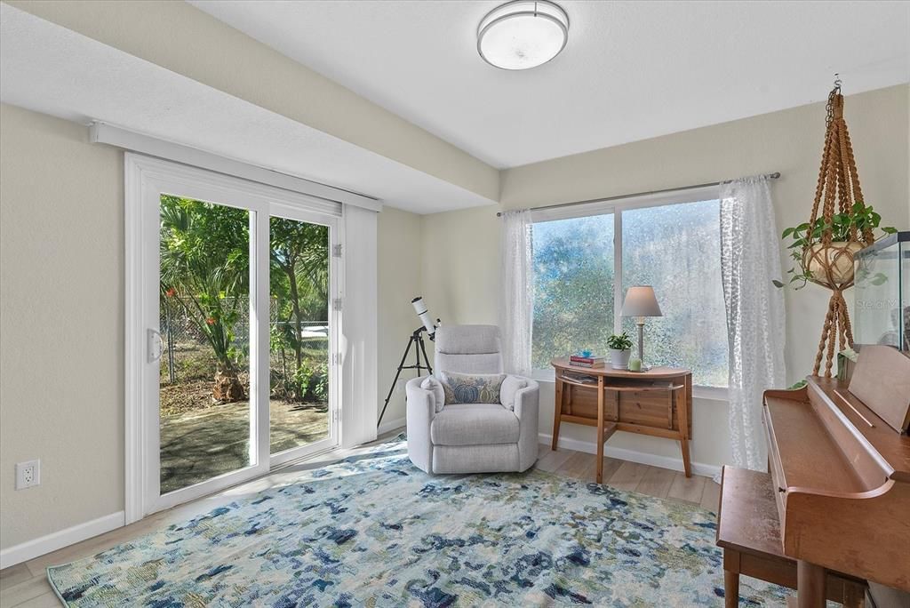 Active With Contract: $279,000 (3 beds, 2 baths, 1320 Square Feet)