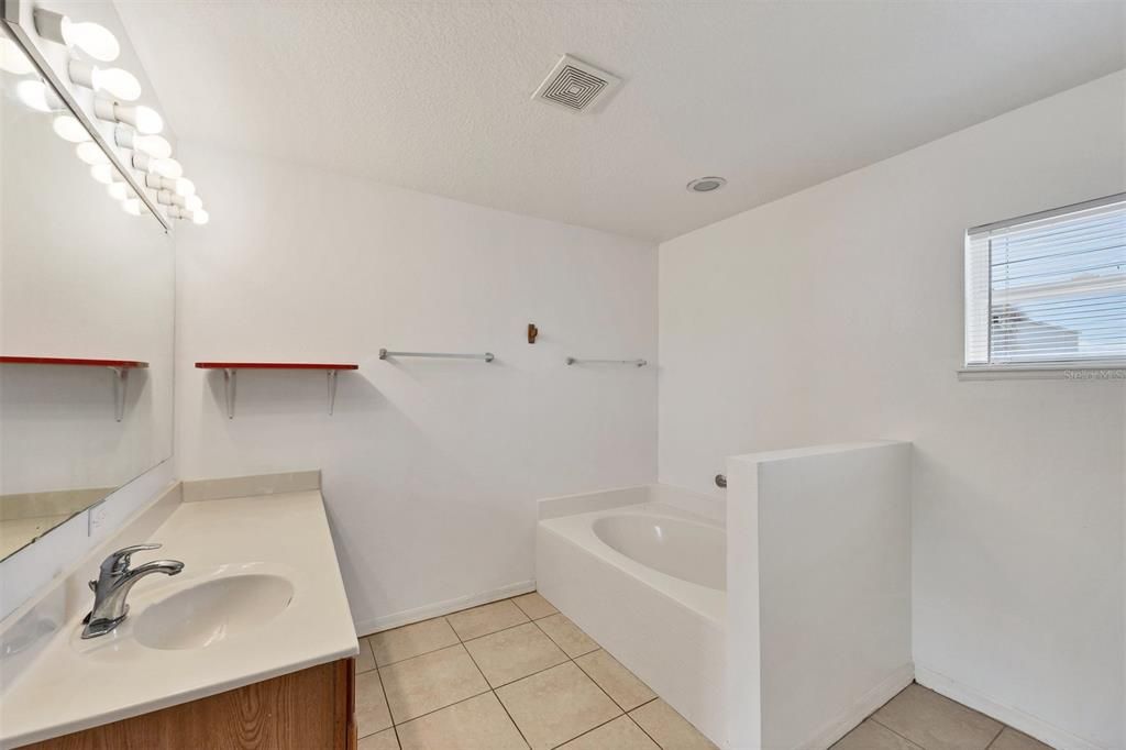 For Sale: $305,000 (4 beds, 2 baths, 2256 Square Feet)