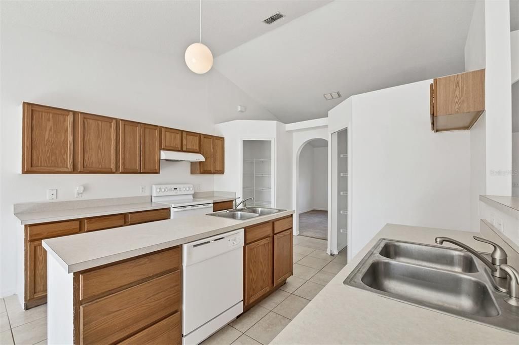 For Sale: $305,000 (4 beds, 2 baths, 2256 Square Feet)