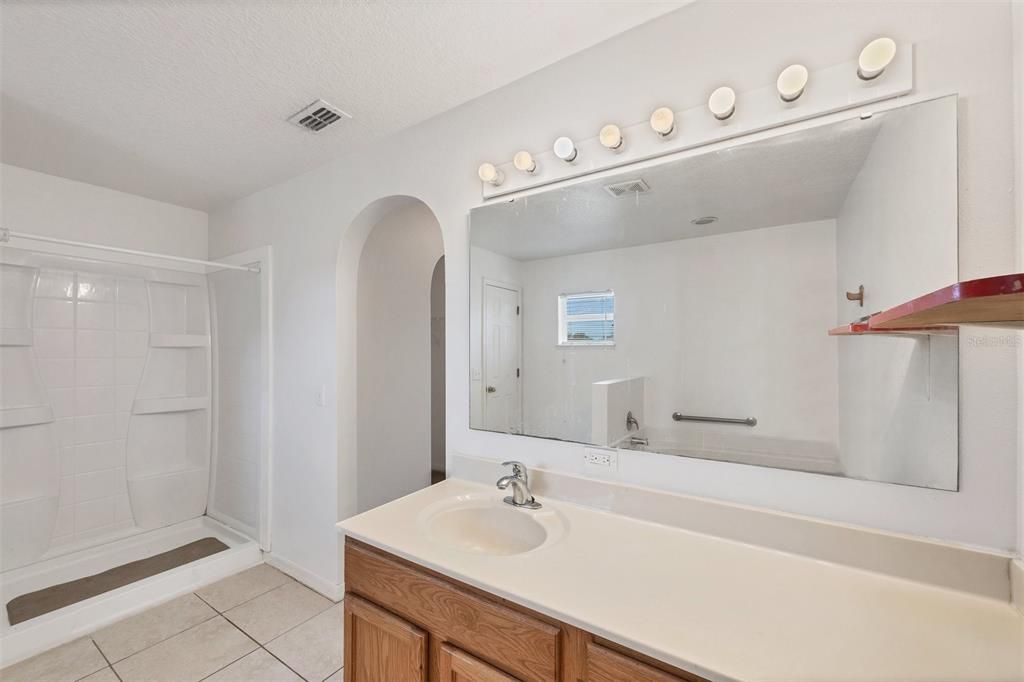 For Sale: $305,000 (4 beds, 2 baths, 2256 Square Feet)