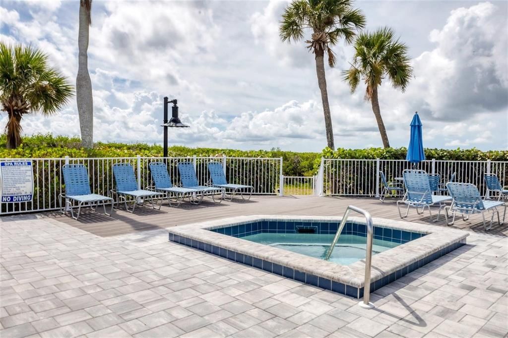 На продажу: $1,099,000 (2 спален, 2 ванн, 1484 Квадратных фут)