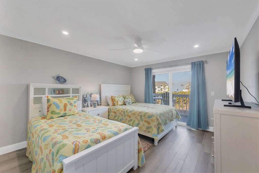 待售: $1,099,000 (2 贝兹, 2 浴室, 1484 平方英尺)