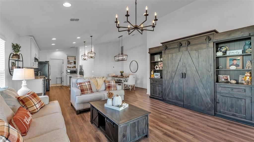 Active With Contract: $390,000 (4 beds, 2 baths, 1944 Square Feet)