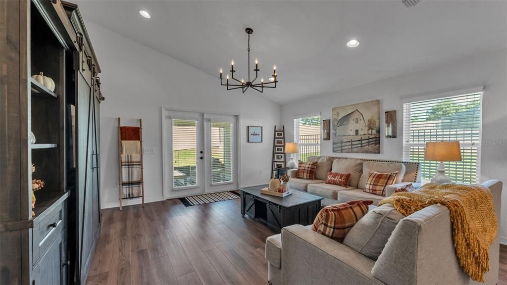 Active With Contract: $390,000 (4 beds, 2 baths, 1944 Square Feet)