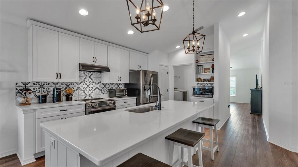 Active With Contract: $390,000 (4 beds, 2 baths, 1944 Square Feet)