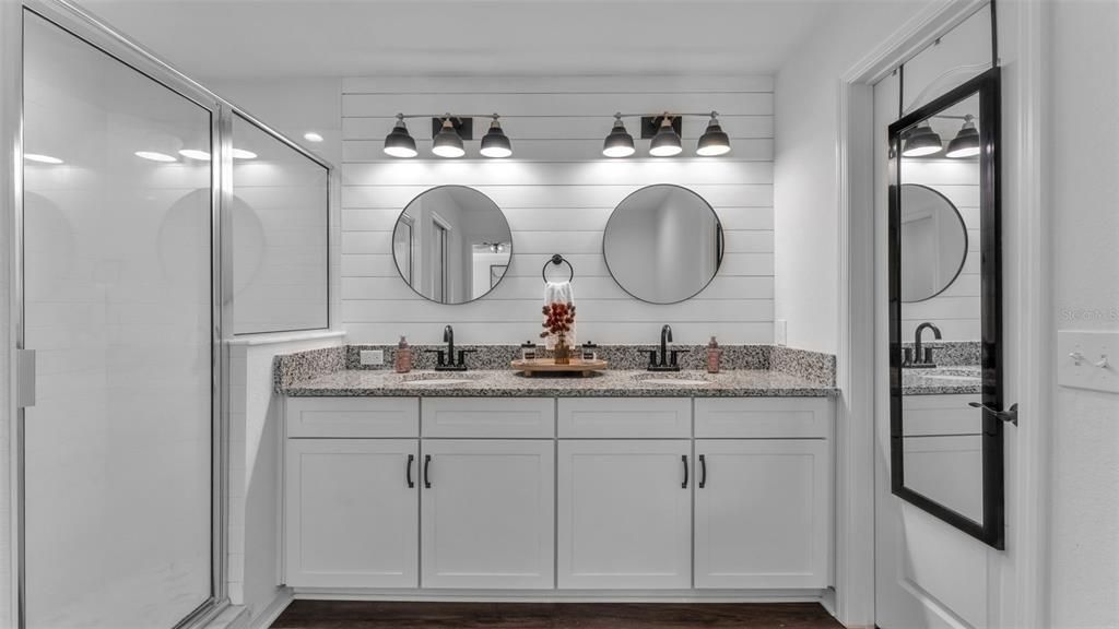 Active With Contract: $390,000 (4 beds, 2 baths, 1944 Square Feet)