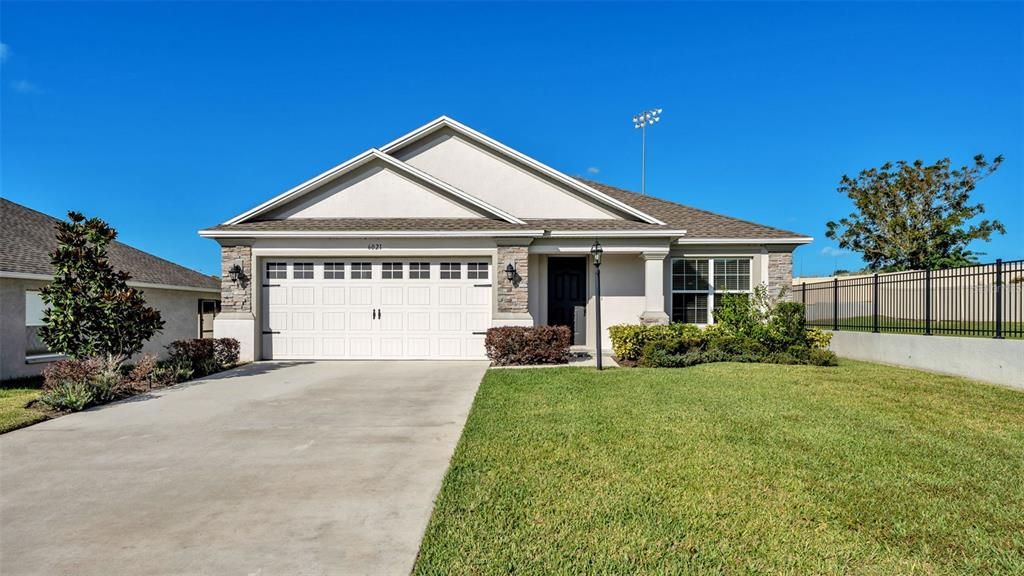 Active With Contract: $390,000 (4 beds, 2 baths, 1944 Square Feet)