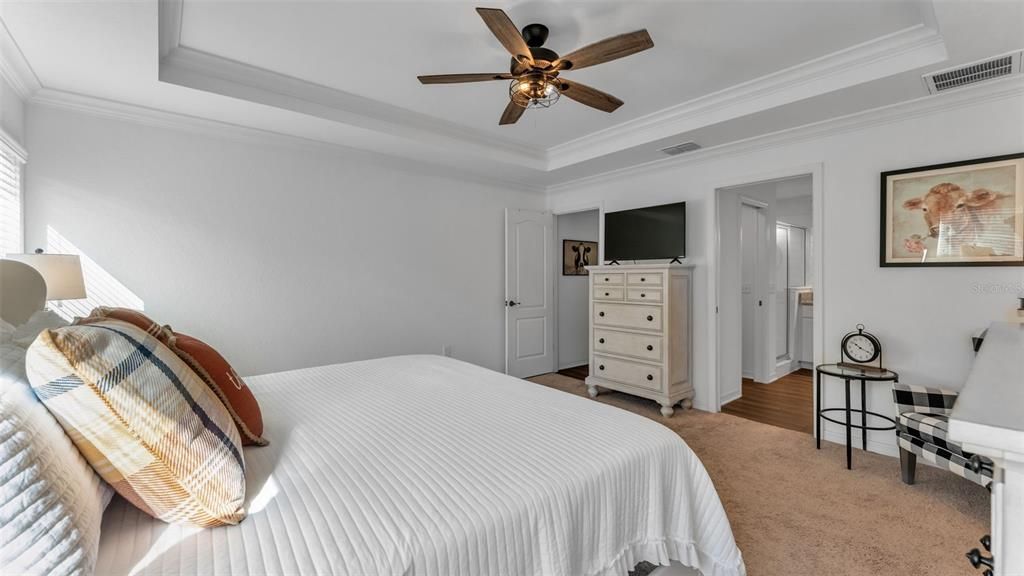 Active With Contract: $390,000 (4 beds, 2 baths, 1944 Square Feet)