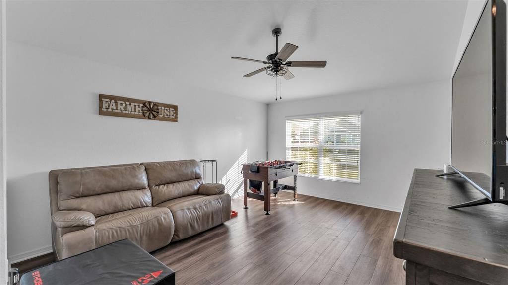 Active With Contract: $390,000 (4 beds, 2 baths, 1944 Square Feet)