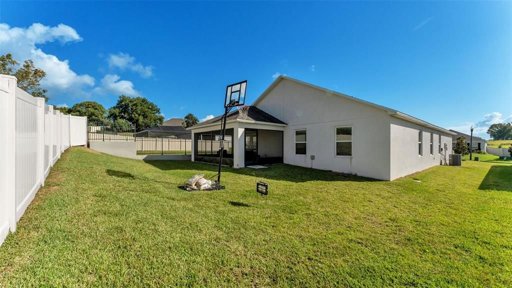 Active With Contract: $390,000 (4 beds, 2 baths, 1944 Square Feet)