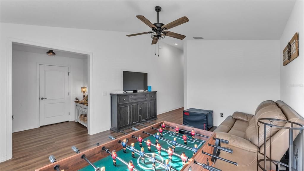 Active With Contract: $390,000 (4 beds, 2 baths, 1944 Square Feet)
