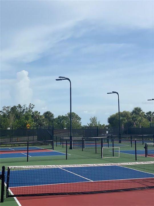 For Rent: $2,475 (3 beds, 2 baths, 1407 Square Feet)