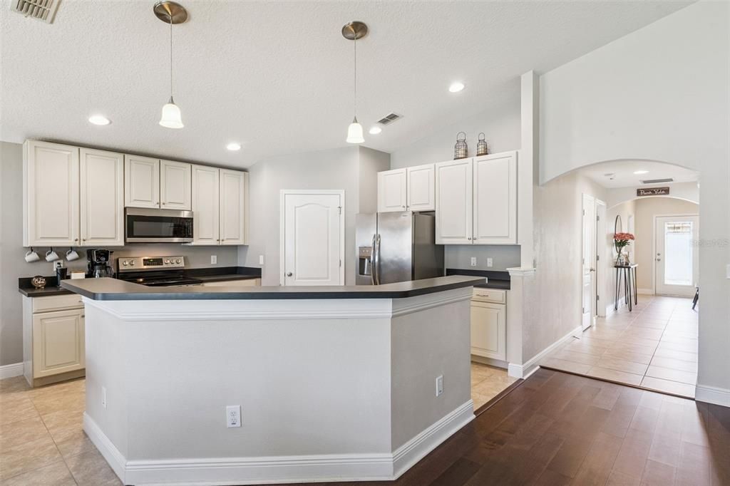 Active With Contract: $550,000 (4 beds, 3 baths, 2022 Square Feet)