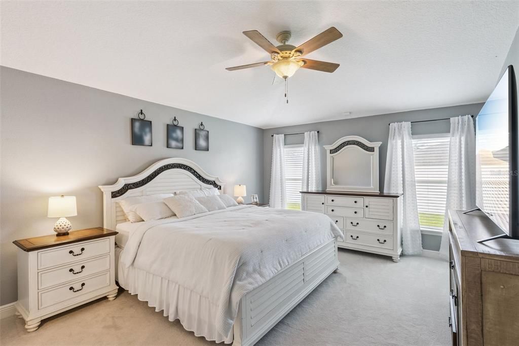 Active With Contract: $550,000 (4 beds, 3 baths, 2022 Square Feet)