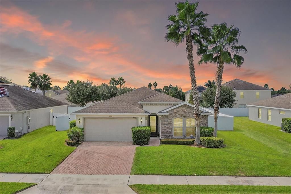 Active With Contract: $550,000 (4 beds, 3 baths, 2022 Square Feet)