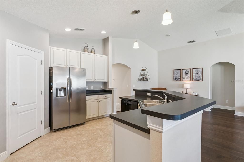 Active With Contract: $550,000 (4 beds, 3 baths, 2022 Square Feet)