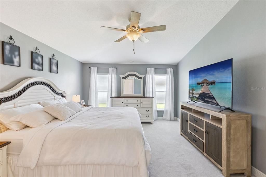 Active With Contract: $550,000 (4 beds, 3 baths, 2022 Square Feet)