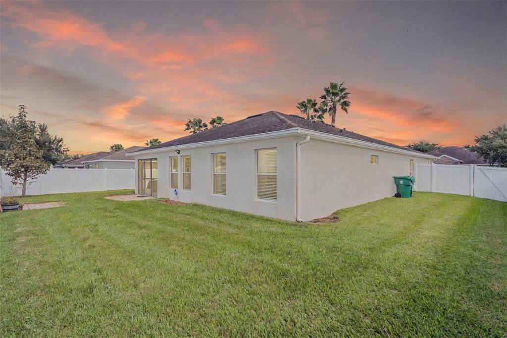 Active With Contract: $550,000 (4 beds, 3 baths, 2022 Square Feet)