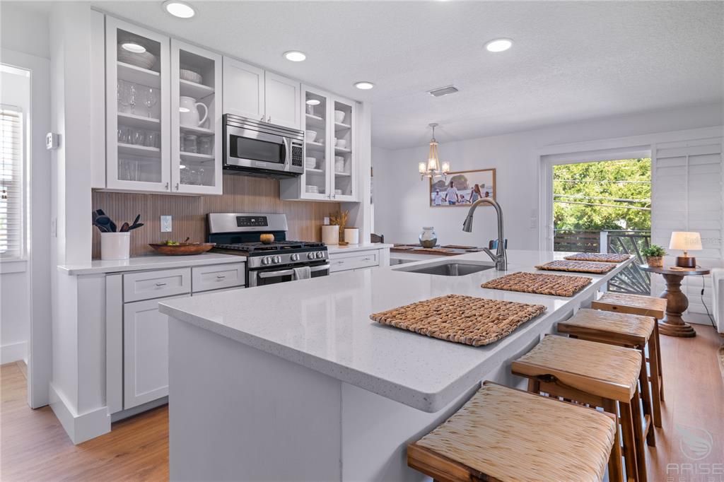 На продажу: $1,150,000 (3 спален, 2 ванн, 1664 Квадратных фут)