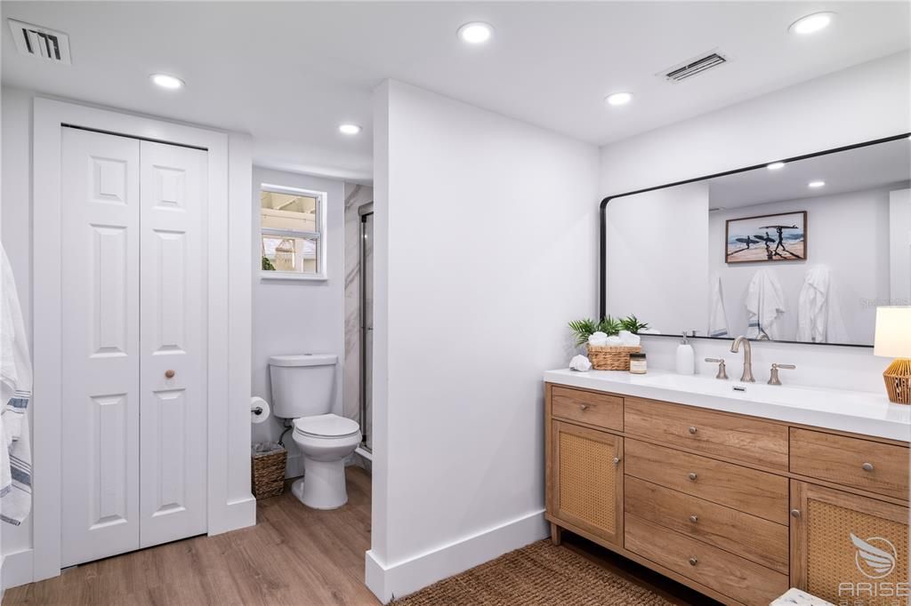 На продажу: $1,150,000 (3 спален, 2 ванн, 1664 Квадратных фут)