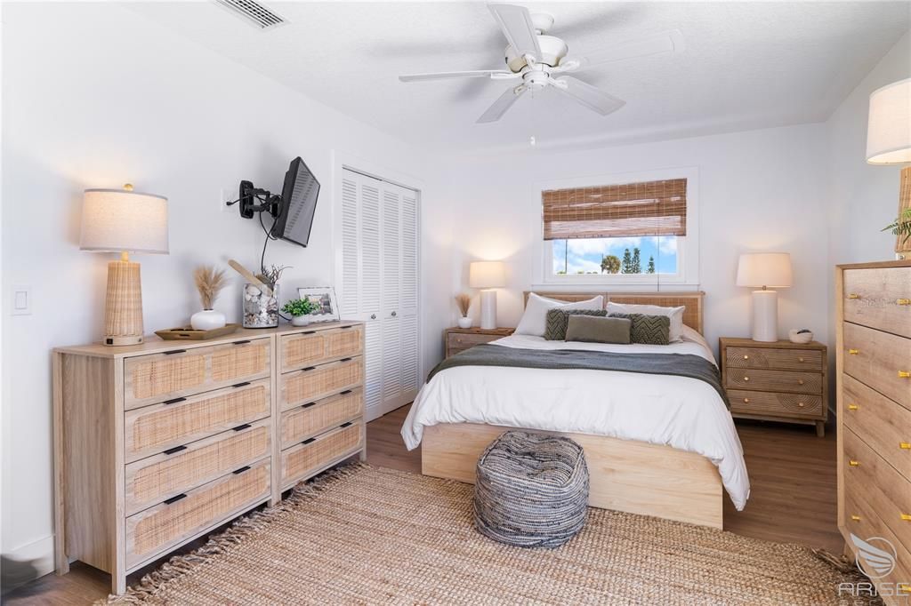 На продажу: $1,150,000 (3 спален, 2 ванн, 1664 Квадратных фут)