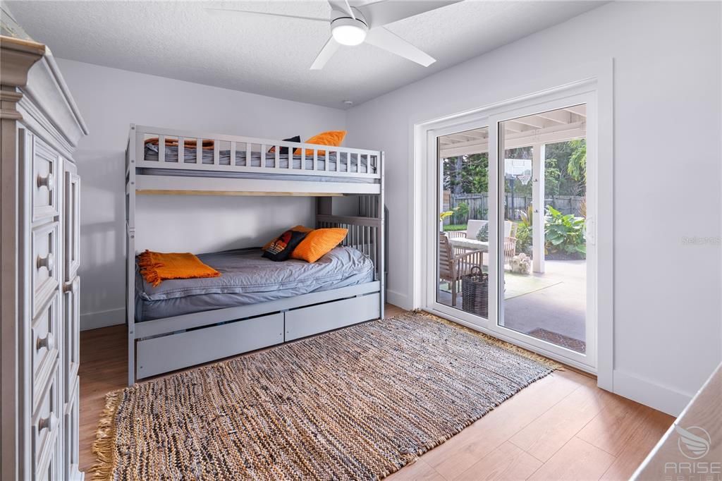 На продажу: $1,150,000 (3 спален, 2 ванн, 1664 Квадратных фут)