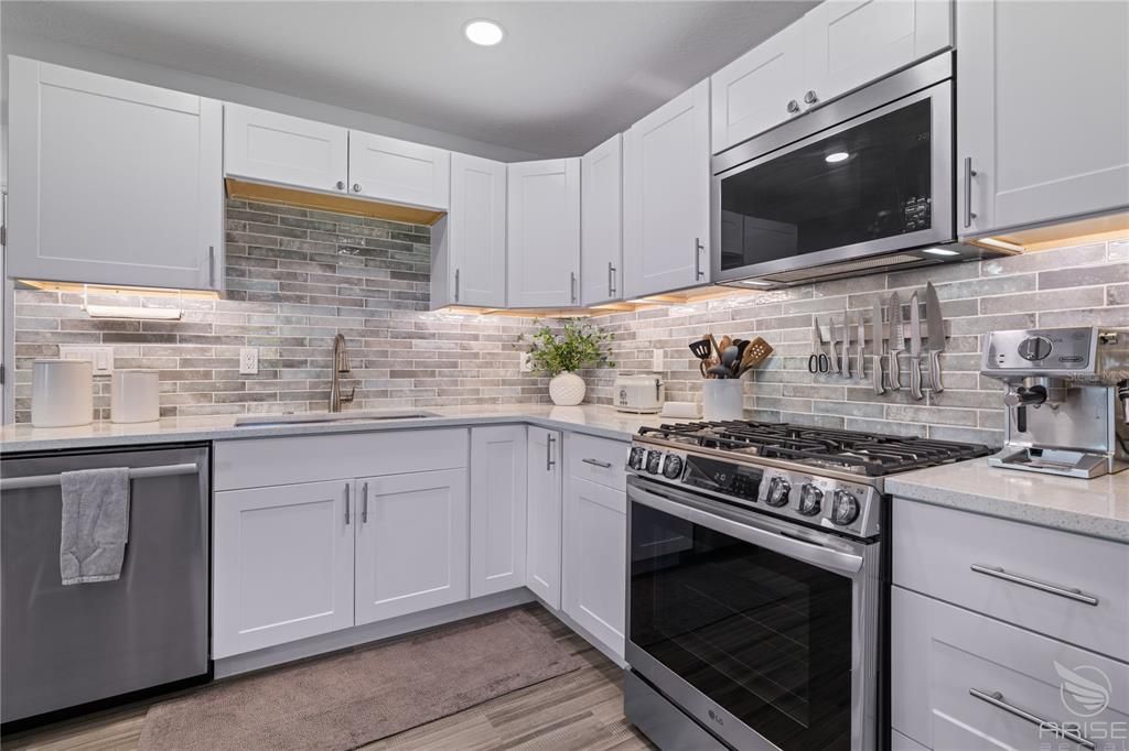 На продажу: $1,150,000 (3 спален, 2 ванн, 1664 Квадратных фут)