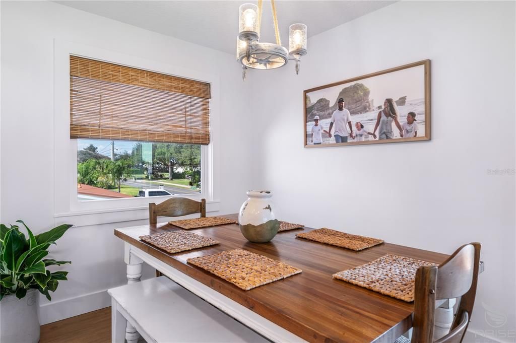 На продажу: $1,150,000 (3 спален, 2 ванн, 1664 Квадратных фут)