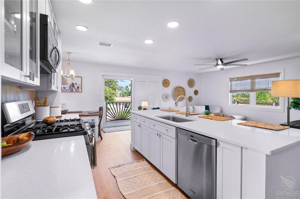 На продажу: $1,150,000 (3 спален, 2 ванн, 1664 Квадратных фут)