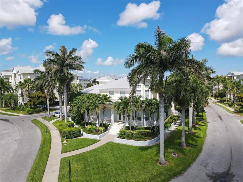 For Sale: $695,000 (2 beds, 2 baths, 1650 Square Feet)