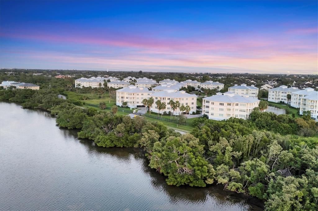 For Sale: $695,000 (2 beds, 2 baths, 1650 Square Feet)