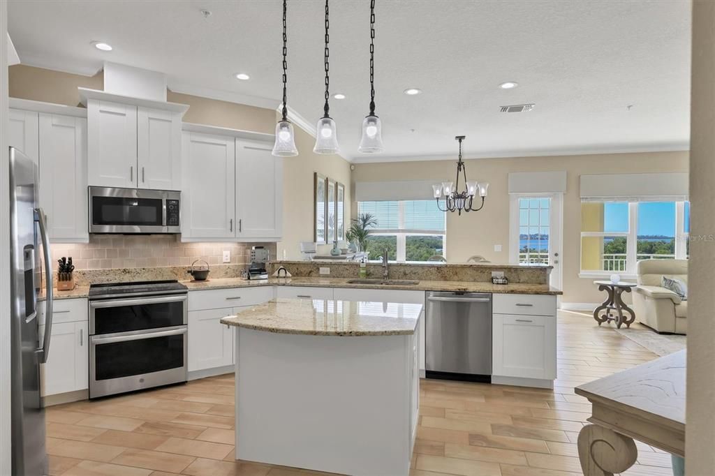 For Sale: $695,000 (2 beds, 2 baths, 1650 Square Feet)