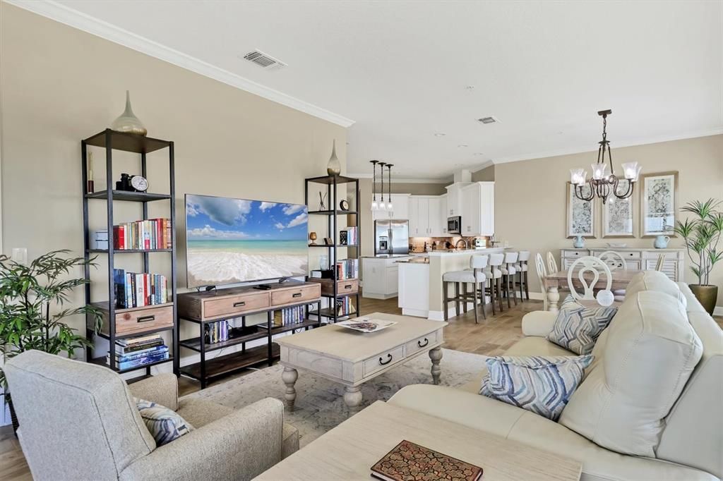 For Sale: $695,000 (2 beds, 2 baths, 1650 Square Feet)