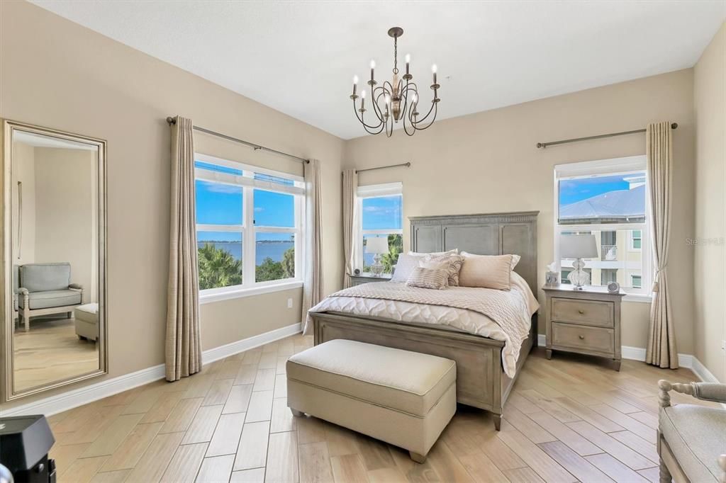 For Sale: $695,000 (2 beds, 2 baths, 1650 Square Feet)