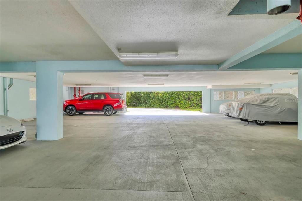 For Sale: $695,000 (2 beds, 2 baths, 1650 Square Feet)